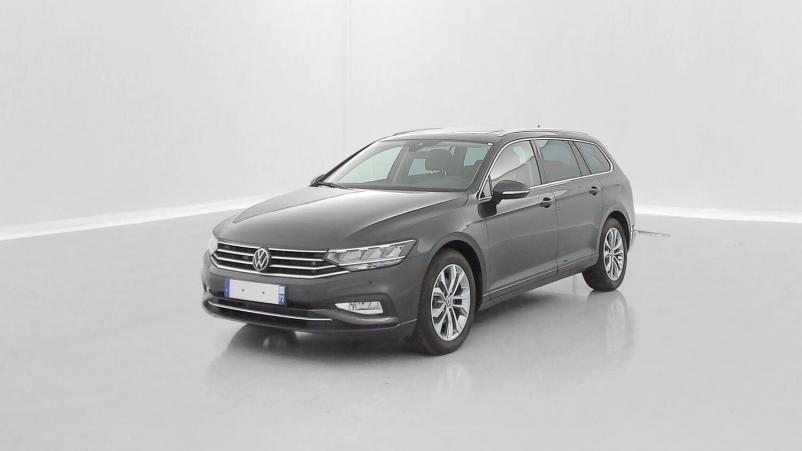 Vente en ligne Volkswagen Passat SW Passat sw VIII 1.5 TSI ACT 150ch Life Plus DSG7 au prix de 33 000 €