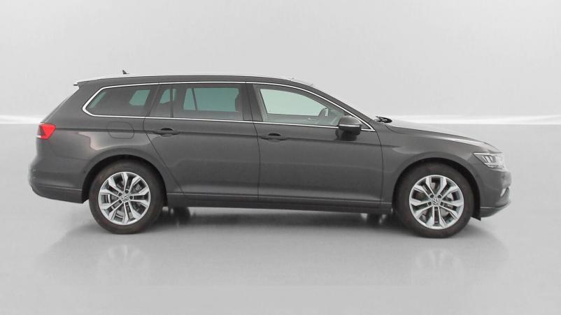 Vente en ligne Volkswagen Passat SW Passat sw VIII 1.5 TSI ACT 150ch Life Plus DSG7 au prix de 33 000 €