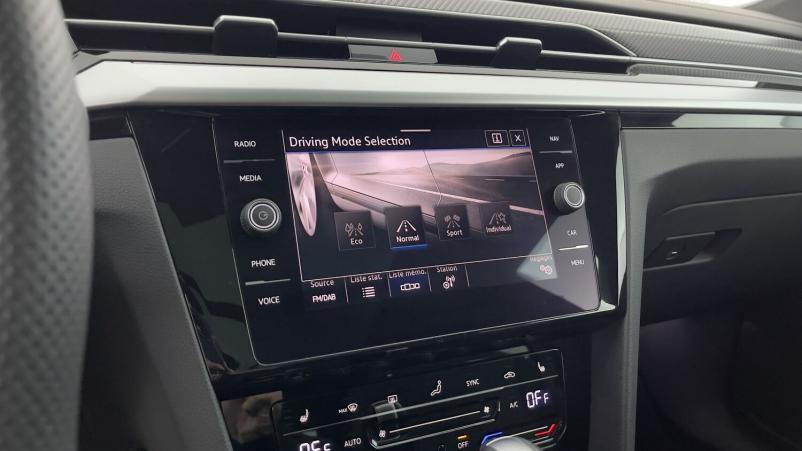 Vente en ligne Volkswagen Arteon Shooting Break Arteon shooting brake 2.0 TDI EVO 150ch R-Line DSG7 au prix de 43 400 €