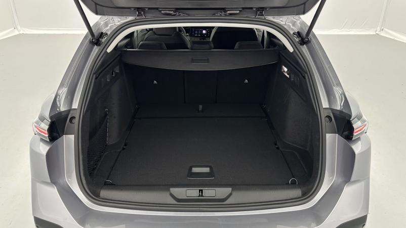 Vente en ligne Peugeot 308 SW 308 sw III 1.2 Hybrid 136ch Allure e-DCS6 au prix de 30 000 €