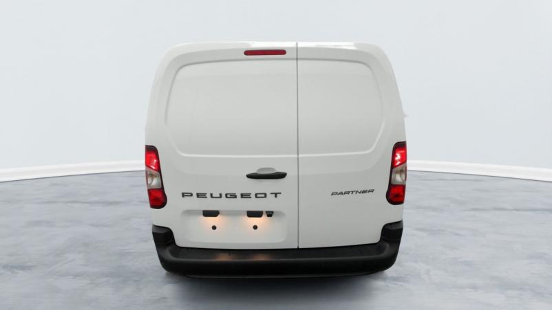Vente en ligne Peugeot Partner Fourgon XL 950 KG BLUEHDI 130 S S EAT8 au prix de 26 290 €