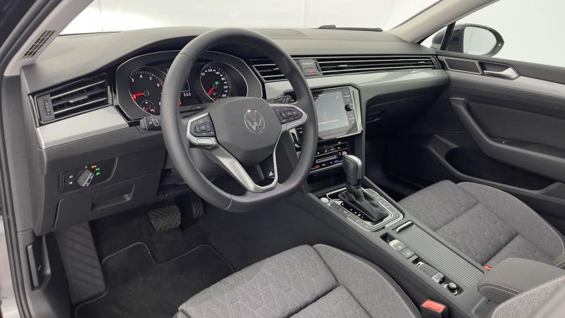 Vente en ligne Volkswagen Passat SW Passat sw VIII 1.5 TSI ACT 150ch Life Plus DSG7 au prix de 33 000 €