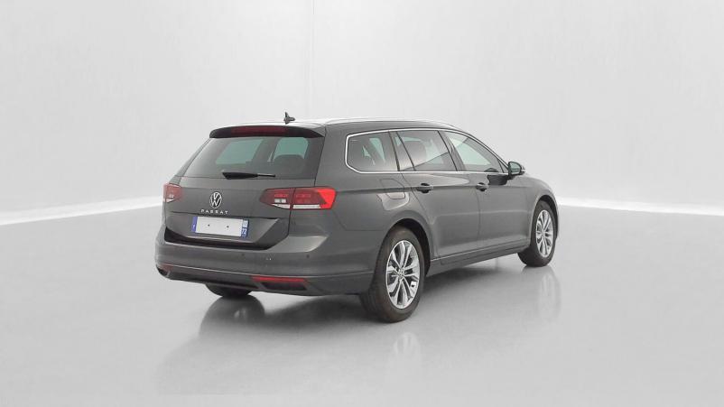 Vente en ligne Volkswagen Passat SW Passat sw VIII 1.5 TSI ACT 150ch Life Plus DSG7 au prix de 33 000 €