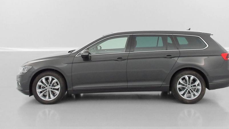 Vente en ligne Volkswagen Passat SW Passat sw VIII 1.5 TSI ACT 150ch Life Plus DSG7 au prix de 33 000 €