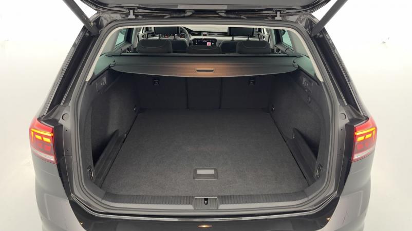 Vente en ligne Volkswagen Passat SW Passat sw VIII 1.5 TSI ACT 150ch Life Plus DSG7 au prix de 33 000 €