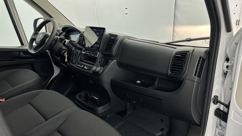 Vente en ligne Citroën Jumper Fourgon Jumper L2H2 35 2.2 BlueHDi 140ch BVA8 au prix de 34 500 €