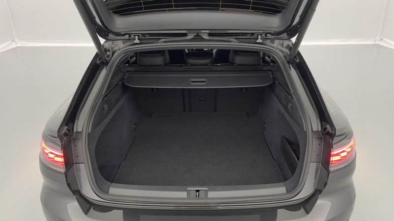 Vente en ligne Volkswagen Arteon Shooting Break Arteon shooting brake 2.0 TDI EVO 150ch R-Line DSG7 au prix de 43 400 €