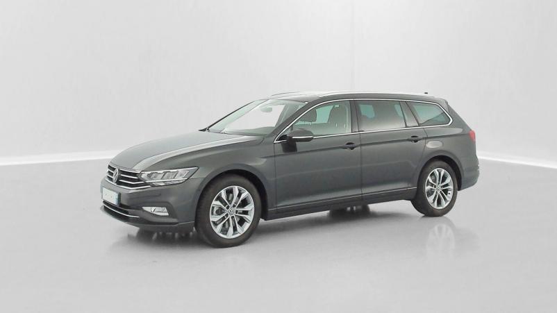 Vente en ligne Volkswagen Passat SW Passat sw VIII 1.5 TSI ACT 150ch Life Plus DSG7 au prix de 33 000 €