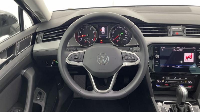 Vente en ligne Volkswagen Passat SW Passat sw VIII 1.5 TSI ACT 150ch Life Plus DSG7 au prix de 33 000 €