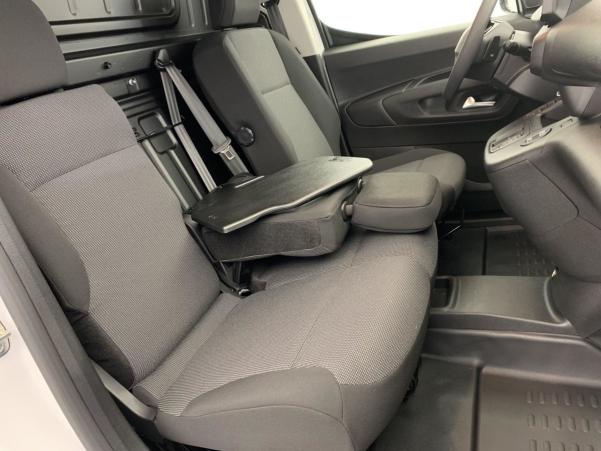 Vente en ligne Peugeot Partner Fourgon M 1000 KG BLUEHDI 130 S S EAT8 au prix de 26 460 €