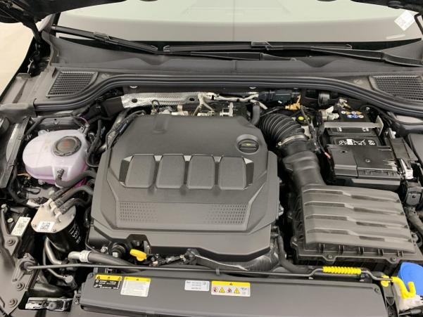 Vente en ligne Volkswagen Golf 2.0 TDI 150 DSG7 R-LINE au prix de 35 510 €