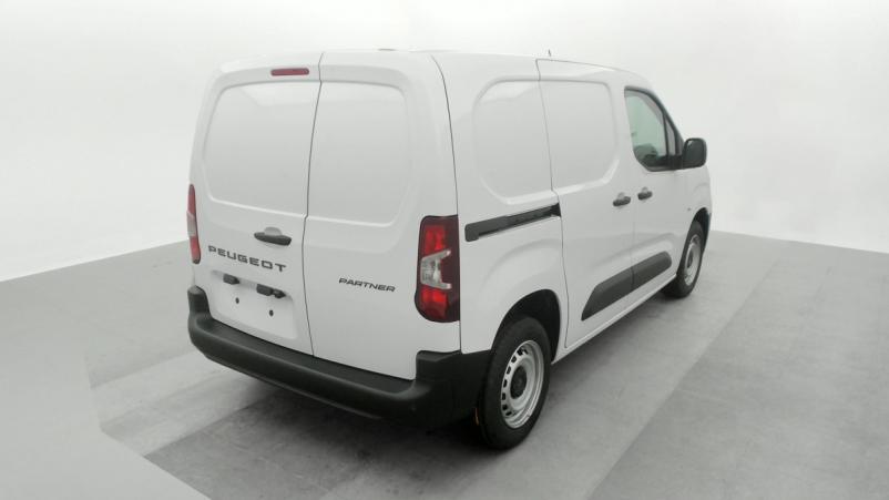 Vente en ligne Peugeot Partner Fourgon M 650 KG BLUEHDI 100 S S BVM6 au prix de 22 010 €