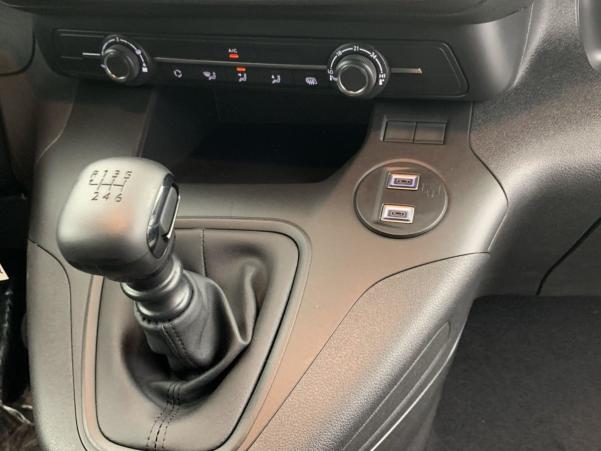 Vente en ligne Peugeot Partner Fourgon M 650 KG BLUEHDI 100 S S BVM6 au prix de 21 400 €