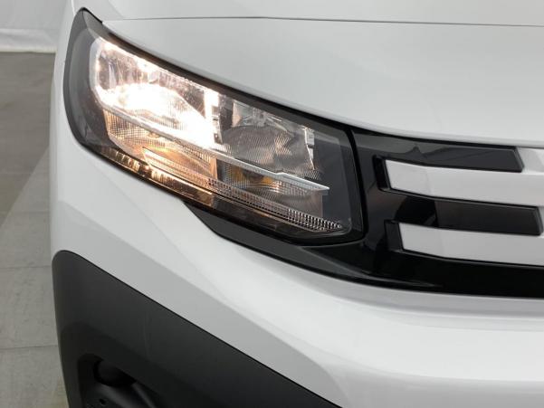 Vente en ligne Peugeot Partner Fourgon M 650 KG BLUEHDI 100 S S BVM6 au prix de 21 400 €