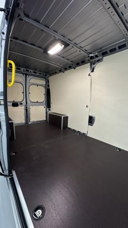 Vente en ligne Peugeot Boxer Fourgon Boxer II L3H2 3.5 MAXI 2.2 140ch au prix de 33 780 €