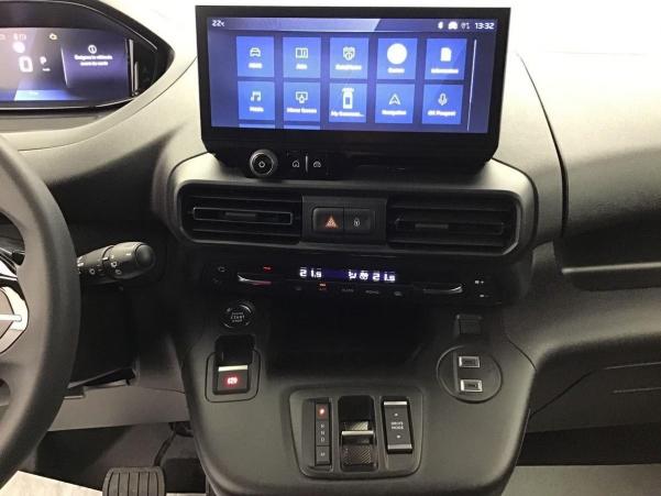 Vente en ligne Peugeot Partner Fourgon M 1000 KG BLUEHDI 130 S S EAT8 au prix de 25 850 €