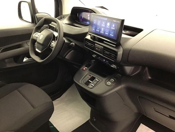 Vente en ligne Peugeot Partner Fourgon M 1000 KG BLUEHDI 130 S S EAT8 au prix de 26 340 €