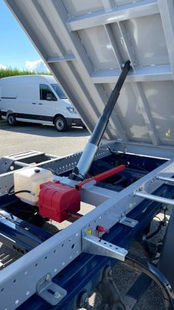 Vente en ligne Volkswagen Crafter Crafter CC L4 35 2.0 TDI 140ch Business Benne et Coffre JPM au prix de 39 540 €