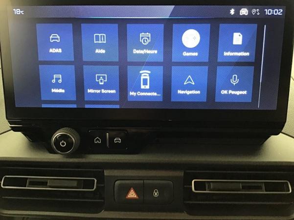 Vente en ligne Peugeot Partner Fourgon M 650 KG BLUEHDI 130 S S EAT8 au prix de 26 090 €