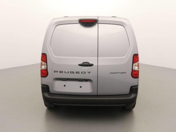 Vente en ligne Peugeot Partner Fourgon M 650 KG BLUEHDI 130 S S EAT8 au prix de 26 090 €