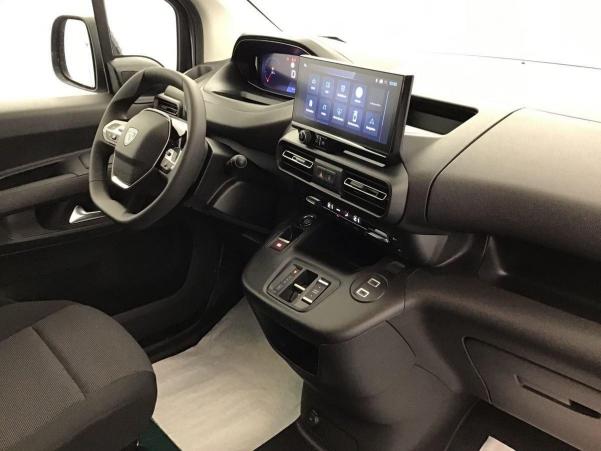 Vente en ligne Peugeot Partner Fourgon M 650 KG BLUEHDI 130 S S EAT8 au prix de 26 090 €