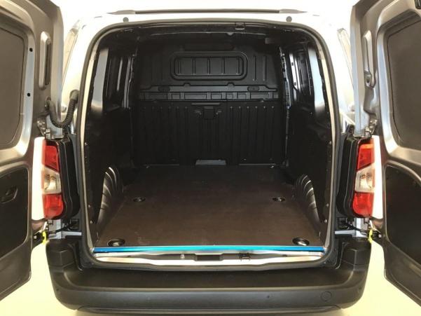 Vente en ligne Peugeot Partner Fourgon M 650 KG BLUEHDI 130 S S EAT8 au prix de 26 090 €