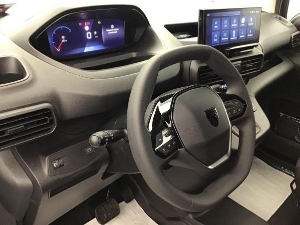 Vente en ligne Peugeot Partner Fourgon M 1000 KG BLUEHDI 130 S S EAT8 au prix de 25 850 €