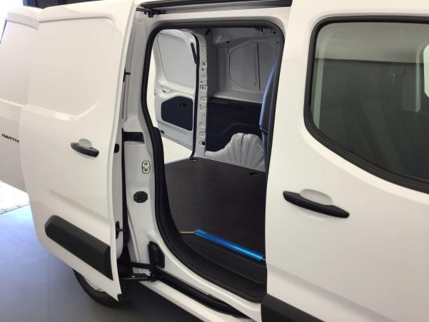 Vente en ligne Peugeot Partner Fourgon M 1000 KG BLUEHDI 130 S S EAT8 au prix de 25 850 €