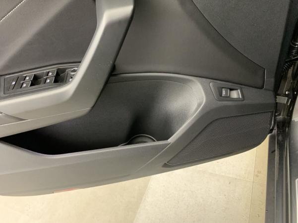 Vente en ligne Volkswagen T-Roc 1.5 TSI EVO2 150 Start Stop DSG7 R-Line Edition au prix de 34 940 €