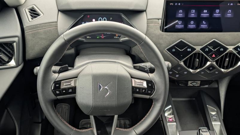 Vente en ligne Ds Ds3 PureTech 130 EAT8 Performance Line au prix de 23 970 €