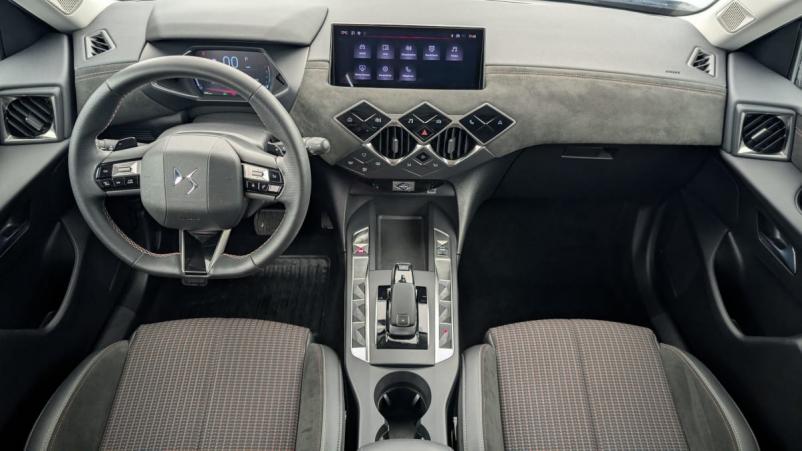 Vente en ligne Ds Ds3 PureTech 130 EAT8 Performance Line au prix de 23 970 €