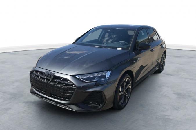 Vente en ligne Audi A3 45 TFSI E HYBRIDE RECHARGEABLE 272 S TRONIC 6 S LINE au prix de 45 810 €