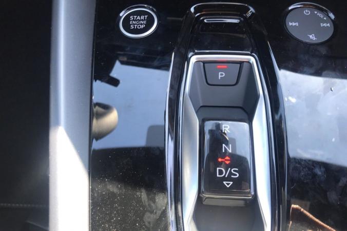Vente en ligne Audi A3 45 TFSI E HYBRIDE RECHARGEABLE 272 S TRONIC 6 S LINE au prix de 45 810 €
