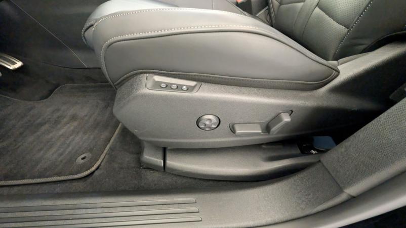 Vente en ligne Ds DS7 Crossback BlueHDi 130 EAT8 Opera au prix de 33 650 €