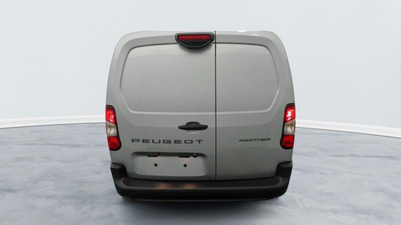 Vente en ligne Peugeot Partner Fourgon XL 950 KG BLUEHDI 130 S S EAT8 au prix de 27 580 €