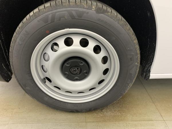 Vente en ligne Peugeot Partner Fourgon XL 950 KG BLUEHDI 130 S S EAT8 au prix de 26 960 €