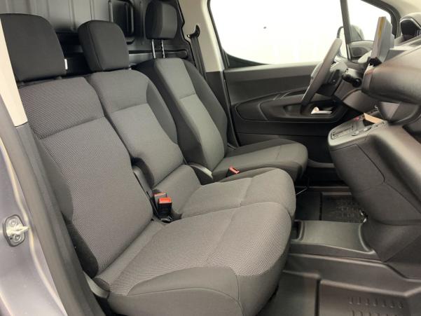 Vente en ligne Peugeot Partner Fourgon XL 950 KG BLUEHDI 130 S S EAT8 au prix de 27 580 €