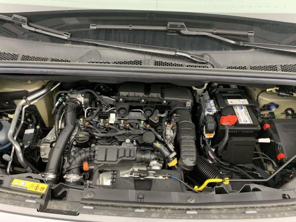 Vente en ligne Peugeot Partner Fourgon XL 950 KG BLUEHDI 130 S S EAT8 au prix de 27 580 €