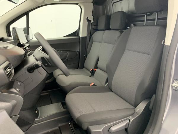 Vente en ligne Peugeot Partner Fourgon XL 950 KG BLUEHDI 130 S S EAT8 au prix de 27 580 €