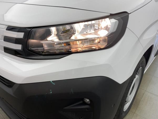 Vente en ligne Peugeot Partner Fourgon XL 950 KG BLUEHDI 130 S S EAT8 au prix de 26 960 €