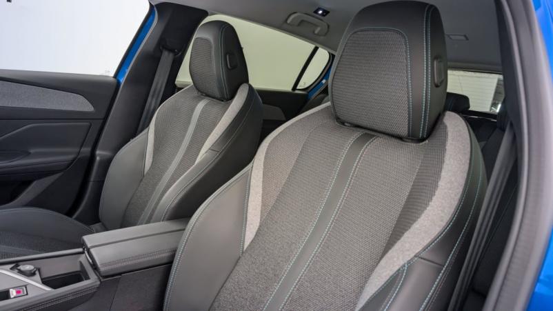 Vente en ligne Peugeot 308 PureTech 130ch S S BVM6 Allure Pack au prix de 20 260 €