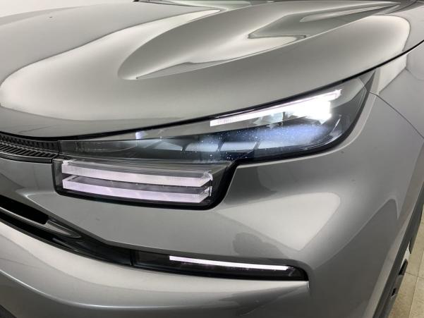 Vente en ligne Citroën C4 HYBRIDE 136 E-DCS6 PLUS au prix de 23 260 €