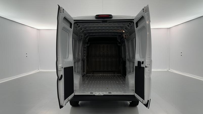 Vente en ligne Peugeot Boxer Fourgon Boxer II L3H2 3.5 MAXI 2.2 140ch au prix de 32 580 €