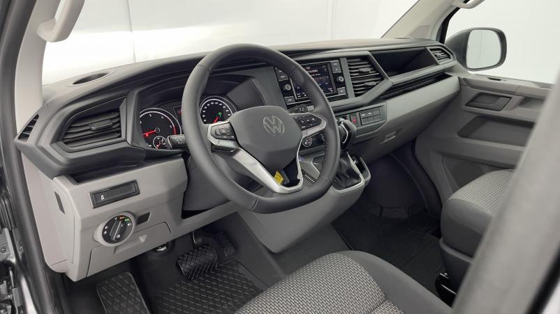 Vente en ligne Volkswagen Transporter Transporter T 6.1 PROCAB L1 2.0 TDI 150ch Business Plus DSG7 au prix de 56 100 €