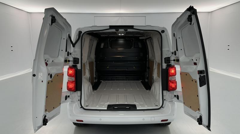 Vente en ligne Peugeot Expert Expert III M 2.0 BlueHDi 145ch EAT8 au prix de 31 380 €
