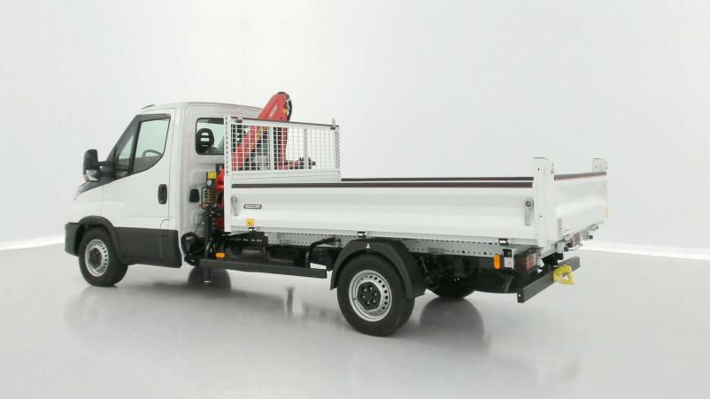 Vente en ligne Iveco Daily Daily III 35S14H 3750 2.3 136ch Benne Alu JPM + Grue PK 2900 au prix de 76 080 €