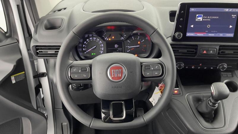 Vente en ligne Fiat Doblo Doblo fourgon III M 650kg BlueHDi 100ch Pack Premium Connect Frigo Lamberet au prix de 38 580 €