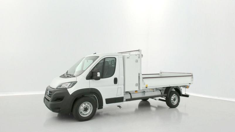 Vente en ligne Fiat Ducato Fourgon Ducato cc 3.5 L 2.2 H3-Power 140ch Maxi Benne Acier + Coffre JPM au prix de 40 500 €