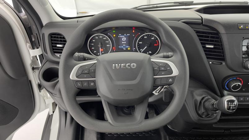 Vente en ligne Iveco Daily Daily 35S14H 3750 2.3 136ch Benne Alu JPM + Grue PK 3400 + Pince au prix de 82 860 €