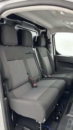 Vente en ligne Peugeot Expert Expert III M 2.0 BlueHDi 145ch EAT8 au prix de 31 380 €